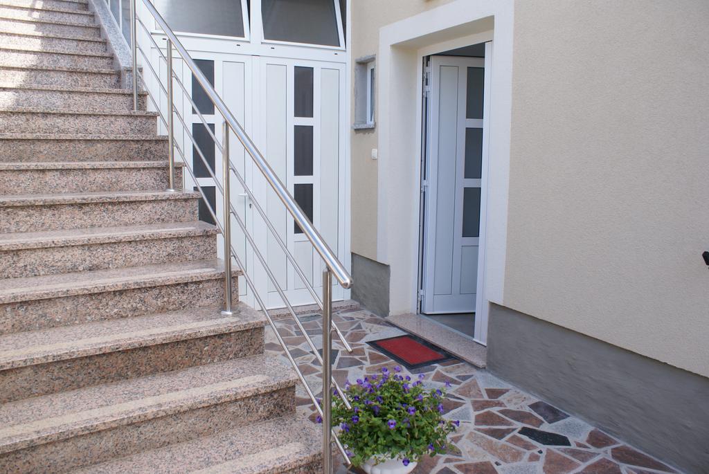 Apartment Adria Sun Porat  Bagian luar foto